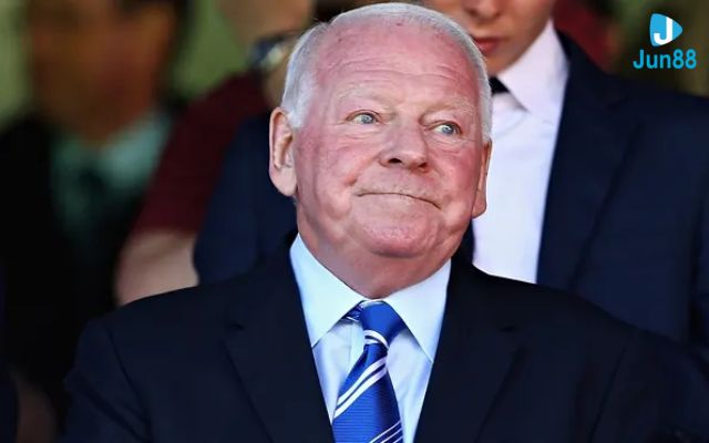 Cựu cầu thủ Dave Whelan